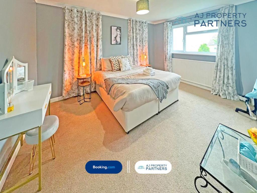 Premium Deal L Hill View Home L Last-Minute Offer L Cheltenham L Aj Properties L Perfect For Short Or Long Stays L 4Beds 4Bedrooms Ngoại thất bức ảnh