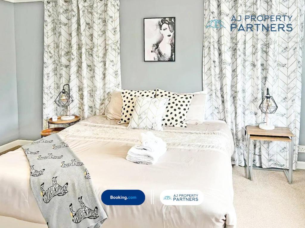 Premium Deal L Hill View Home L Last-Minute Offer L Cheltenham L Aj Properties L Perfect For Short Or Long Stays L 4Beds 4Bedrooms Ngoại thất bức ảnh