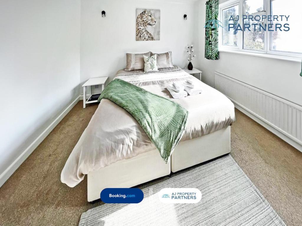 Premium Deal L Hill View Home L Last-Minute Offer L Cheltenham L Aj Properties L Perfect For Short Or Long Stays L 4Beds 4Bedrooms Ngoại thất bức ảnh