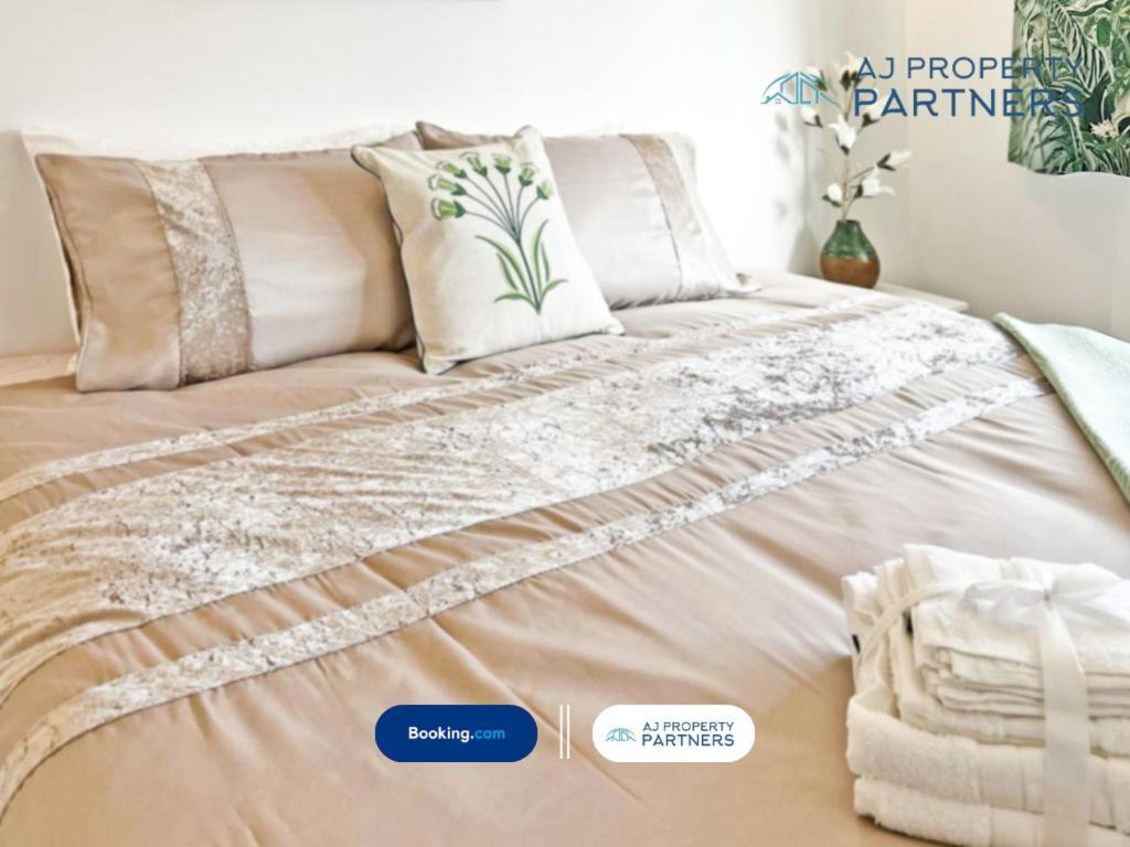 Premium Deal L Hill View Home L Last-Minute Offer L Cheltenham L Aj Properties L Perfect For Short Or Long Stays L 4Beds 4Bedrooms Ngoại thất bức ảnh