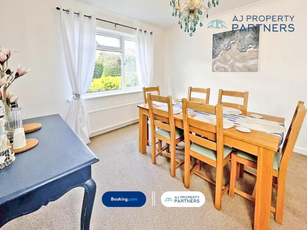 Premium Deal L Hill View Home L Last-Minute Offer L Cheltenham L Aj Properties L Perfect For Short Or Long Stays L 4Beds 4Bedrooms Ngoại thất bức ảnh