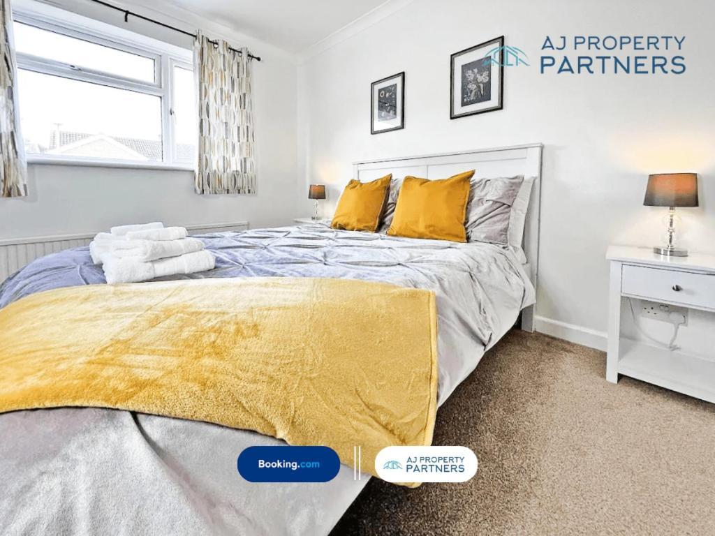 Premium Deal L Hill View Home L Last-Minute Offer L Cheltenham L Aj Properties L Perfect For Short Or Long Stays L 4Beds 4Bedrooms Ngoại thất bức ảnh