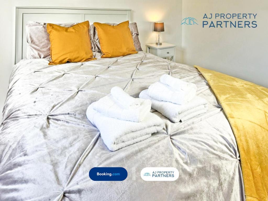 Premium Deal L Hill View Home L Last-Minute Offer L Cheltenham L Aj Properties L Perfect For Short Or Long Stays L 4Beds 4Bedrooms Ngoại thất bức ảnh