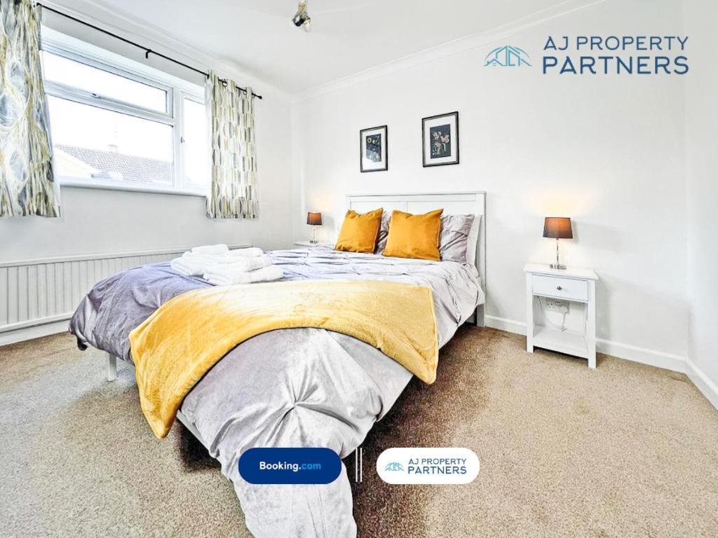 Premium Deal L Hill View Home L Last-Minute Offer L Cheltenham L Aj Properties L Perfect For Short Or Long Stays L 4Beds 4Bedrooms Ngoại thất bức ảnh